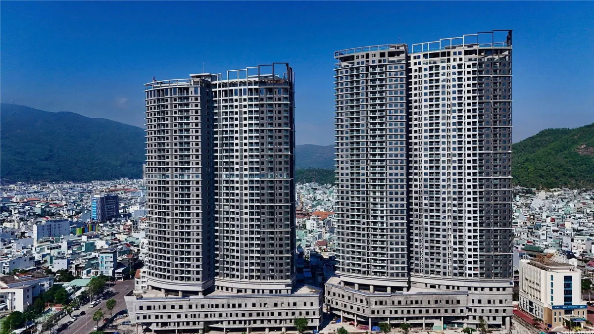 Actual photo of the two topped-out towers of The Sailing Quy Nhon