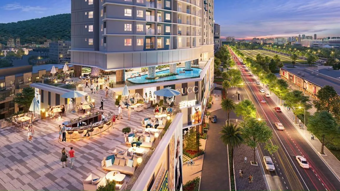 Sky Bar and outdoor dining at night